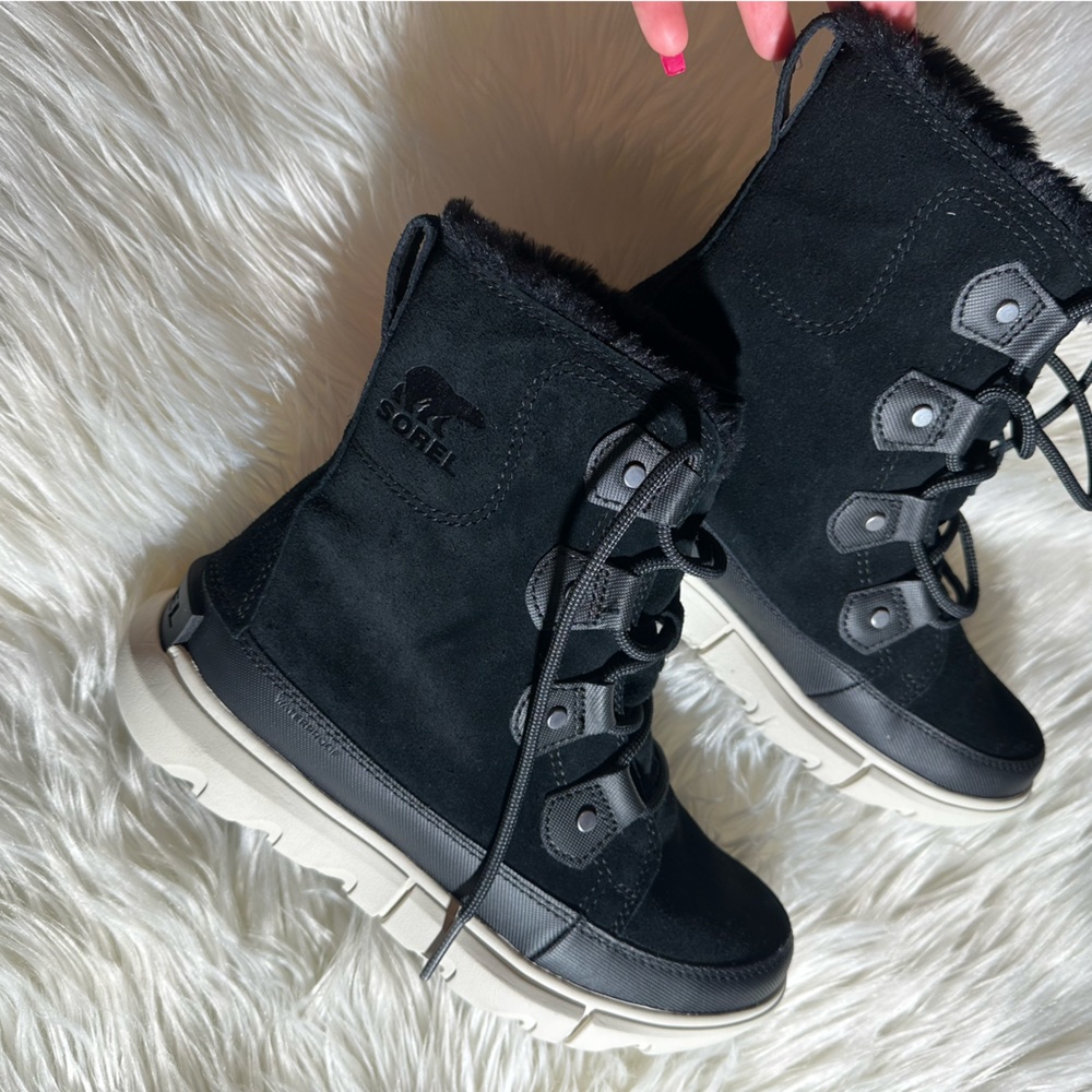 Sorel explorer Joan boots. Waterproof. New with tags